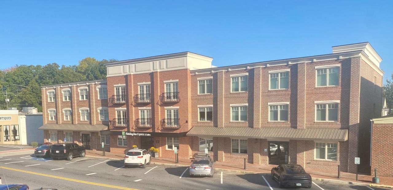 Holiday Inn Express & Suites - Dahlonega - University Area By Ihg Экстерьер фото